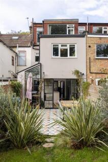 Lorne Road, E7