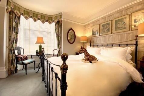 6 bedroom Property for sale