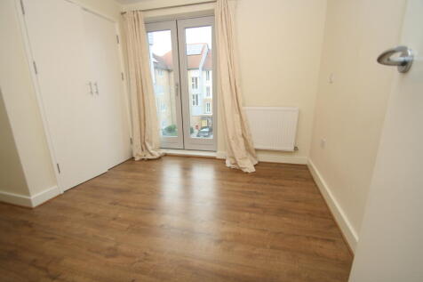Thomas Court, New Mossford Way, Barkingside, Ilford, Redbridge photo 4