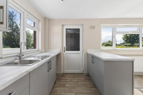 Kitchen (b)