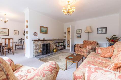 Living/Dining Roo...