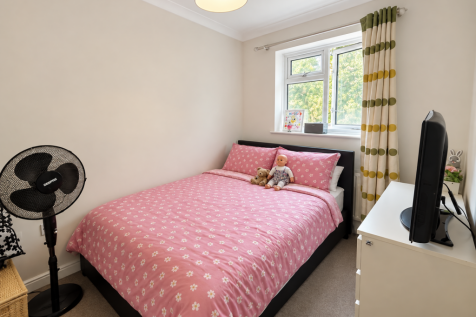 COLLIERS CLOSE, WOKING, GU21 3AN photo 5