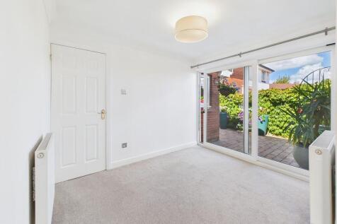 CAM02854G0-PR0438...