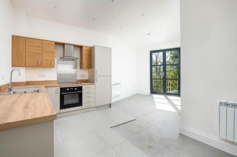 PLOT 6 - Kitchen_2.jpg