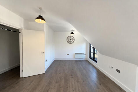 St Georges House , Cheshunt photo 4