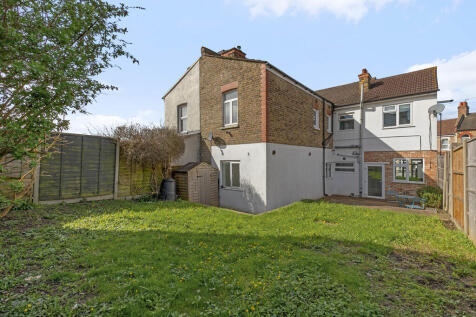 91a Spa Hill, SE2...