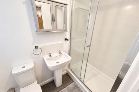 134 Meek en suite.jpeg