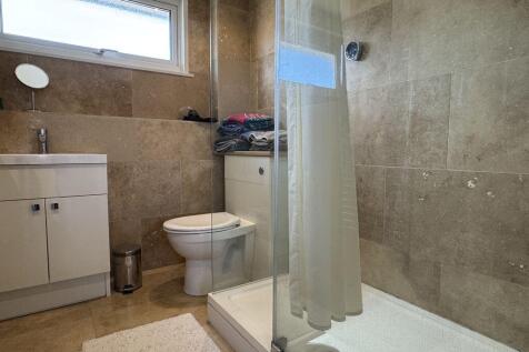 Family Shower Room 