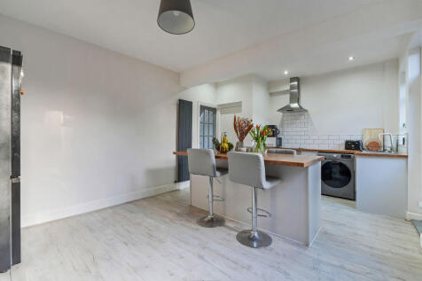 3 bed, 1 bath Semi-Detached in Sheffield - Photo 11