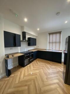 31 Osborne Street, Room 5 photo 3