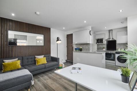 4-bed house on Pennington Street, Leeds, £2,669/mo