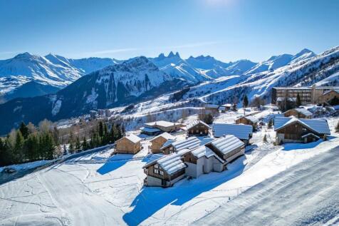 Comlex of 3 chalets