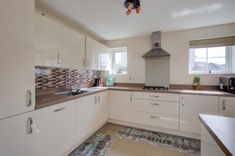 36 SCOTSMAN AVENUE-4