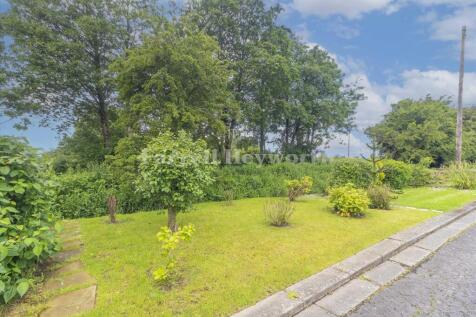 Front Garden Area