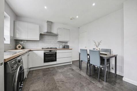 Kitchen/Dining Area