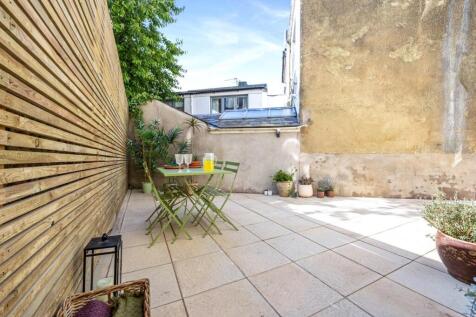 Queens Park Road, 247-002.jpg