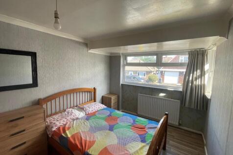 3 Bedroom Semi Detached for Rent