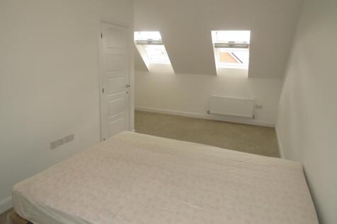 Fullbrook Drive, RG21 photo 5