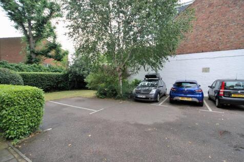 Communal Gardens &amp; Parking