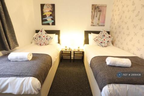 Stella Croft, Birmingham, B37 photo 5