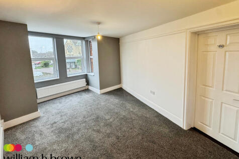Pier Avenue, CLACTON-ON-SEA photo 2