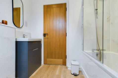 CAM01740G0-PR0292-STILL044