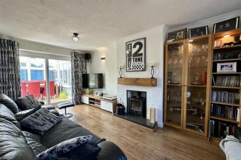 Living Room.jpg