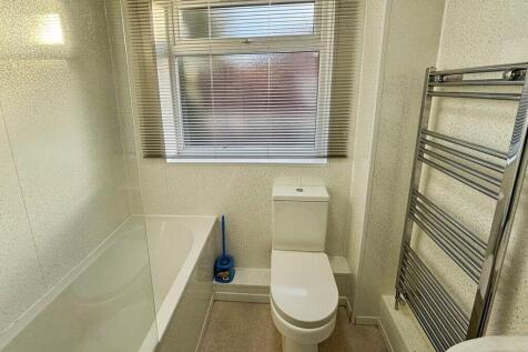 Flat , Melmar Court,  Heaton Road, Manchester photo 4