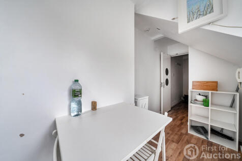 2b4f0726-d9e5-4c5...