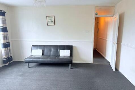 Dryden Close, Ilford, Essex, IG6 photo 4