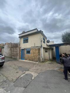 Building on site (2 x studios).jpg