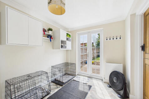 CAM01354G0-PR0559-STILL010