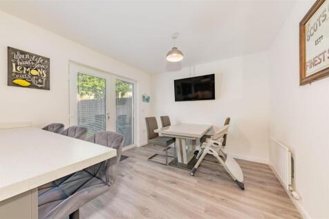 12 Greenfield Crescent Dundee-8.JPG