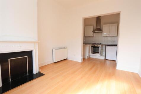 6, 10 Buckingham place living kitchen.jpg
