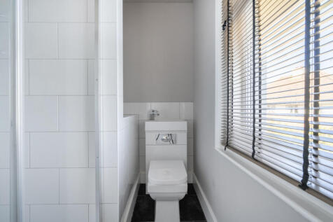 Bed 2 En Suite
