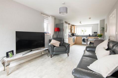 Lounge &amp; Kitchen