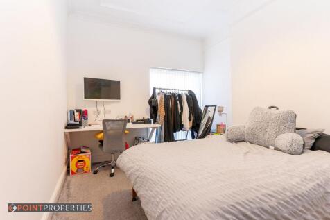 5 Bedroom House, Hallville Road photo 5