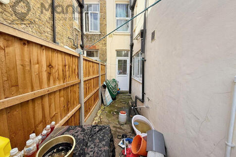 WhatsApp Image 2025-10-04 at 13.08.01 (2)