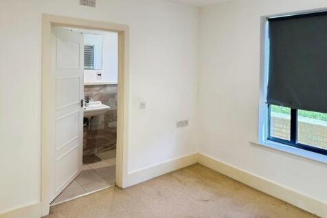 Park Square, Rawdon, Leeds photo 4