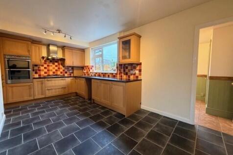 Meriden Avenue, Leeds, West Yorkshire, LS25 photo 4