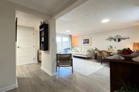Livingroom.jpg