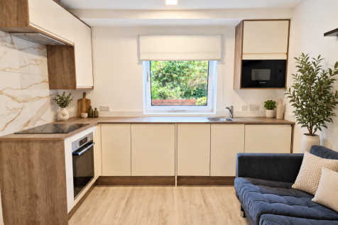 Flat in NR3 1FH