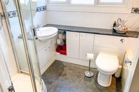 First Floor Family Bathroom