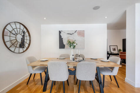 1318271-6-6863d6f...