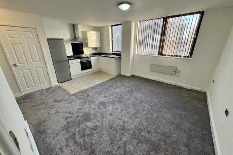 Living Room Pic 6.jpeg