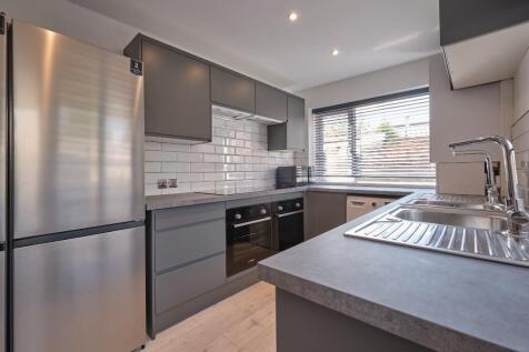 Flat 2, 17 Woodlands Terrace, Swansea, Wales, SA1 photo 4