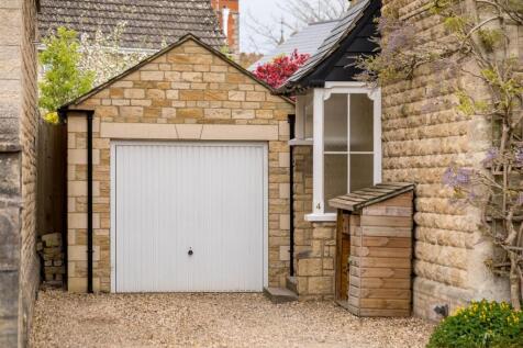 4 - 4 Victoria Road - GL7 1EN - Web.jpg