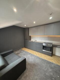 2 bed flat to rent Anson Road, Manchester M14 5BZ