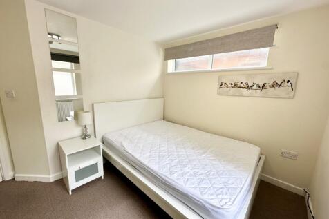 Flat 1, 17 Newcastle Road, Reading photo 3