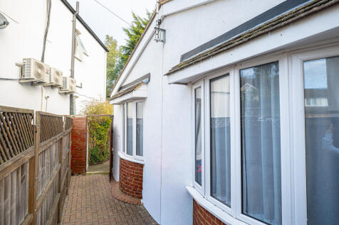 Westcliff-on-sea, SS0 - property photo